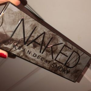 Urban Decay Naked SMOKY palette
